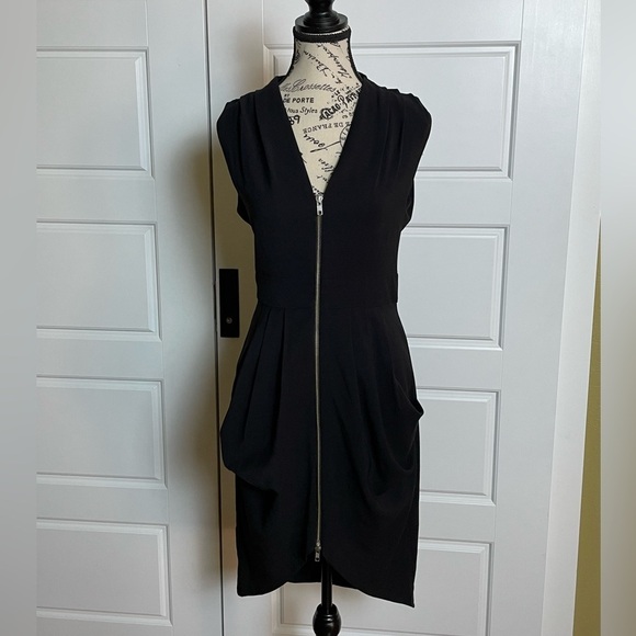 Finder’s Keepers Black zipper dress with pockets - Picture 1 of 6